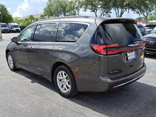 2022 Chrysler Pacifica Touring-L