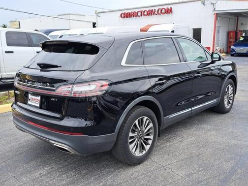 2019 Lincoln Nautilus Select