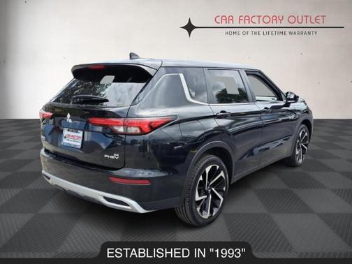 2023 Mitsubishi Outlander PHEV SE