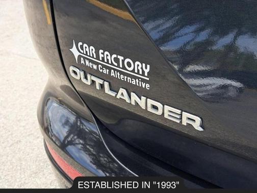 2023 Mitsubishi Outlander PHEV SE