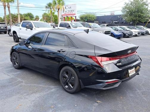 2022 Hyundai ELANTRA SEL