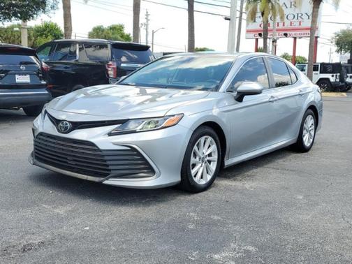 2022 Toyota Camry LE