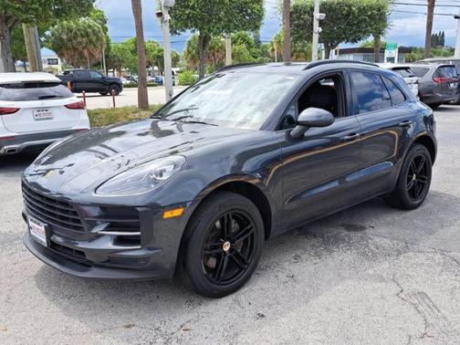 2021 Porsche Macan Base