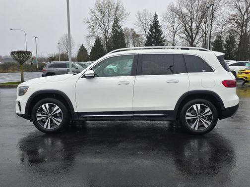 2025 Mercedes-Benz GLB 250 