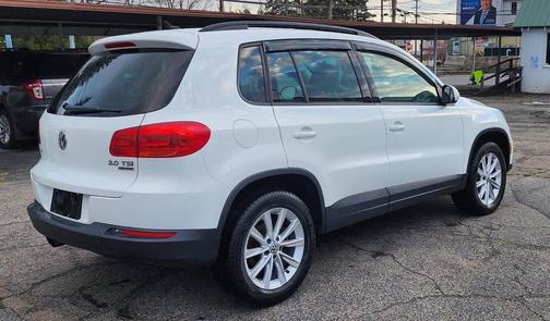 White Gold Metallic 2015 Volkswagen Tiguan 4MOTION Auto SE
