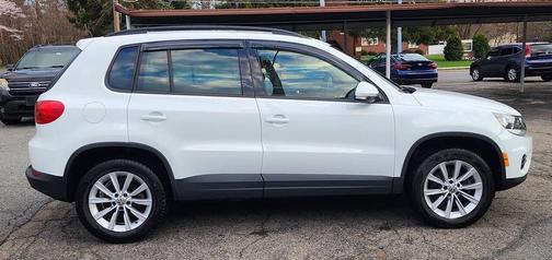 White Gold Metallic 2015 Volkswagen Tiguan 4MOTION Auto SE