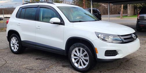 White Gold Metallic 2015 Volkswagen Tiguan 4MOTION Auto SE