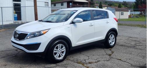 Clear White 2011 Kia Sportage LX