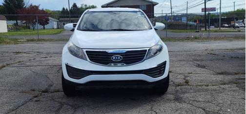 Clear White 2011 Kia Sportage LX