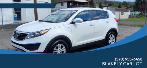 Clear White 2011 Kia Sportage LX
