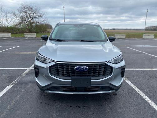 Silver Metallic 2023 Ford Escape Active