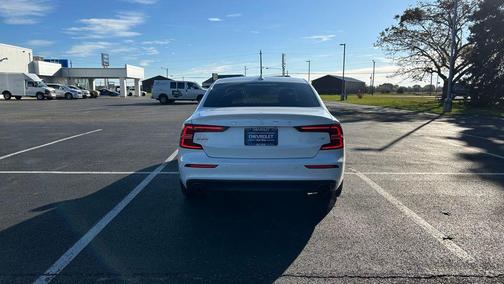 2021 Volvo S60 T5 Momentum