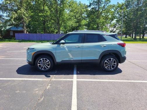 Cacti Green 2026 Chevrolet Trailblazer LT
