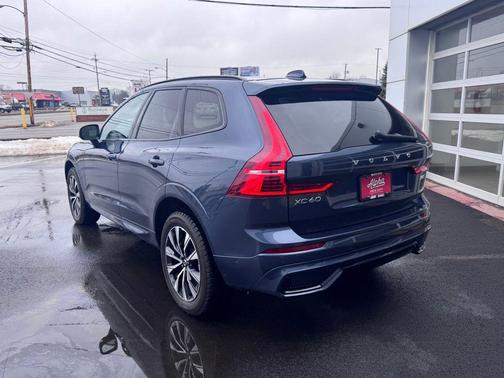 Denim Blue Metallic 2023 Volvo XC60 B5 Plus Dark Theme