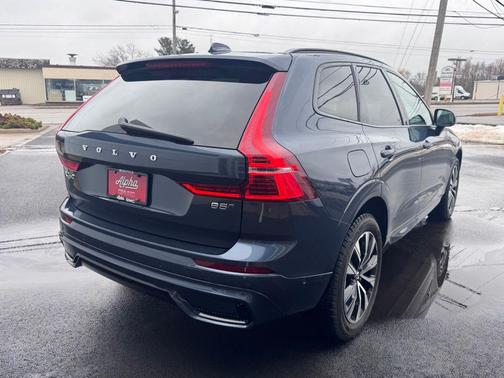 Denim Blue Metallic 2023 Volvo XC60 B5 Plus Dark Theme