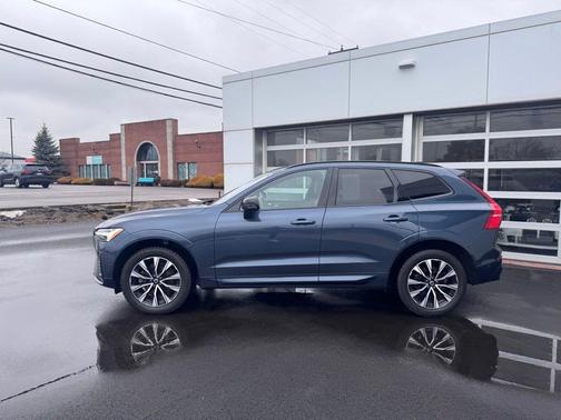 Denim Blue Metallic 2023 Volvo XC60 B5 Plus Dark Theme