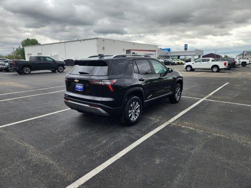 Mosaic Black Metallic 2026 Chevrolet Equinox 1LT