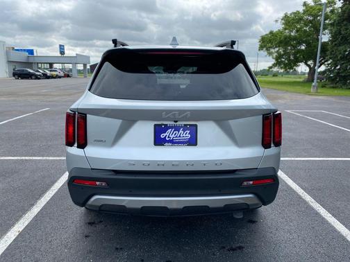 Sparkling Silver 2022 Kia Sorento EX