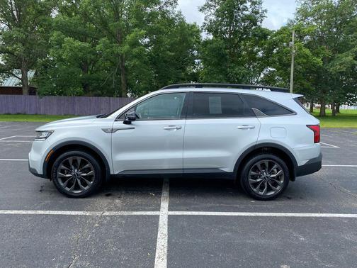 Sparkling Silver 2022 Kia Sorento EX