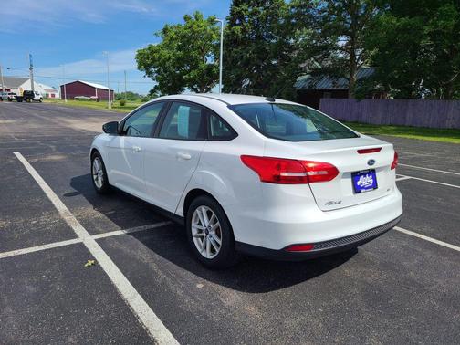 Blue Candy Metallic Tinted Clearcoat 2017 Ford Focus SE
