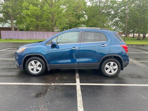 Pacific Blue Metallic 2020 Chevrolet Trax LT