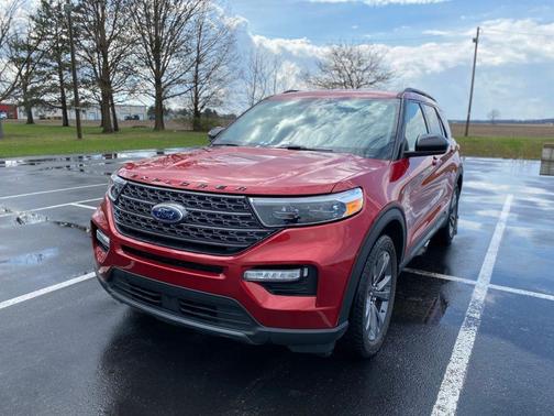 Rapid Red Metallic Tinted Clearcoat 2022 Ford Explorer XLT