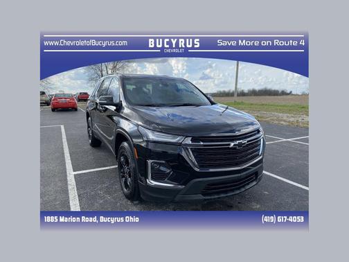 Mosaic Black Metallic 2023 Chevrolet Traverse LT Cloth