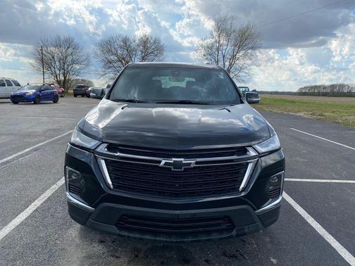 Mosaic Black Metallic 2023 Chevrolet Traverse LT Cloth