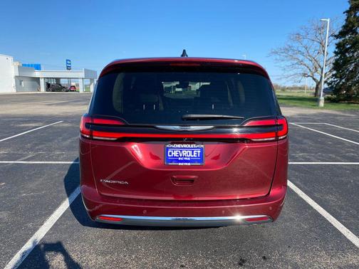 Velvet Red Pearlcoat 2023 Chrysler Pacifica Touring L