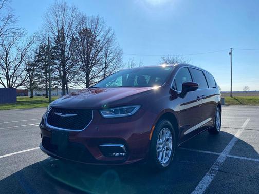 Velvet Red Pearlcoat 2023 Chrysler Pacifica Touring L