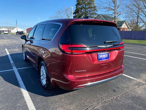 Velvet Red Pearlcoat 2023 Chrysler Pacifica Touring L