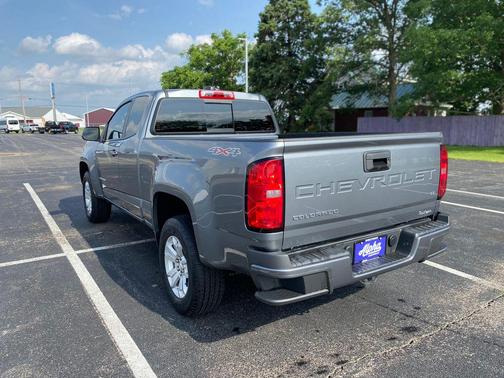 Satin Steel Metallic 2022 Chevrolet Colorado LT