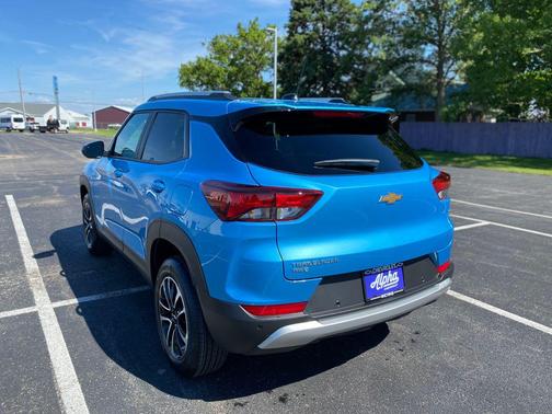 Marina Blue Metallic 2026 Chevrolet Trailblazer LT