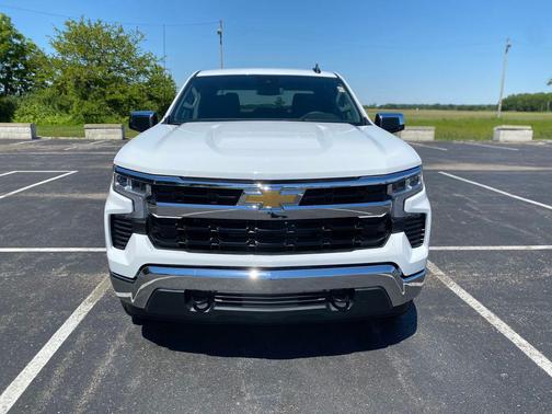 Summit White 2026 Chevrolet Silverado 1500 LT