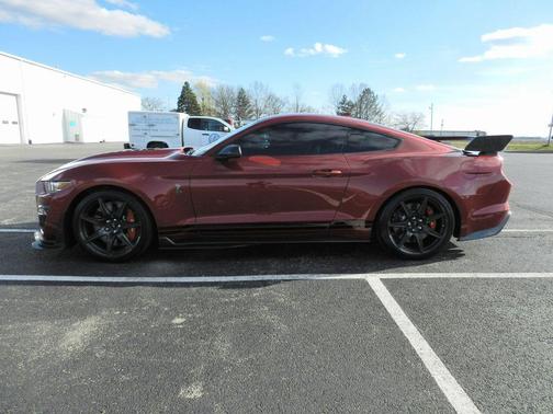 2022 Ford Shelby GT500 Base