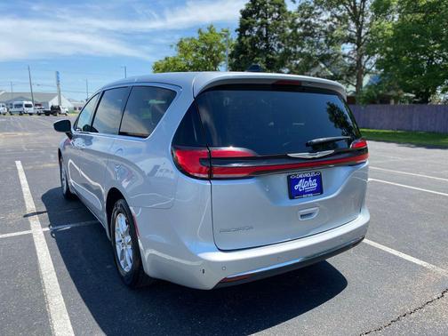 Silver Mist Clearcoat 2023 Chrysler Pacifica Touring L