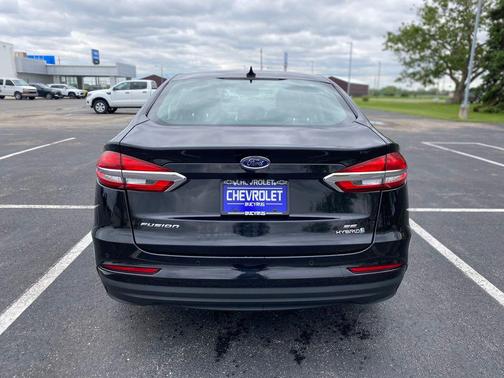 Agate Black 2019 Ford Fusion Hybrid SE