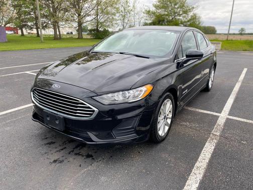 Agate Black 2019 Ford Fusion Hybrid SE