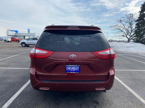 2016 Toyota Sienna SE