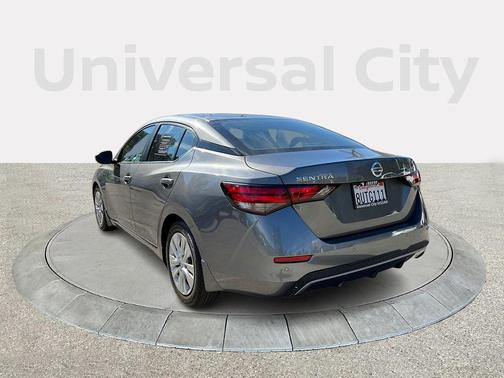 Photo 3 of 21 of 2020 Nissan Sentra S