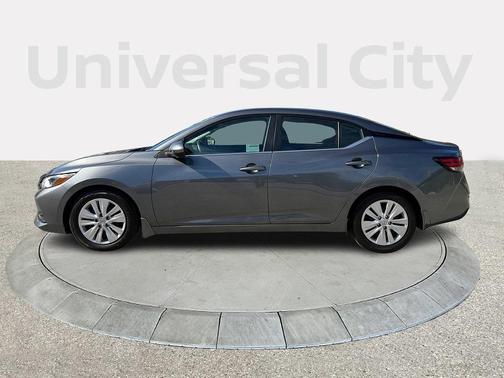 Photo 2 of 21 of 2020 Nissan Sentra S