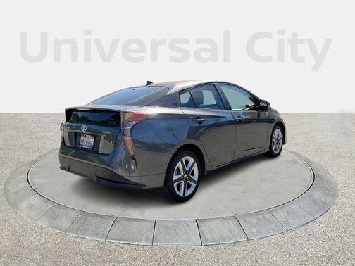 Photo 5 of 20 of 2017 Toyota Prius Three Touring