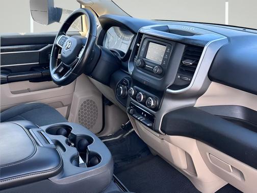 2019 RAM 2500 Big Horn Crew Cab 4x4 6'4' Box