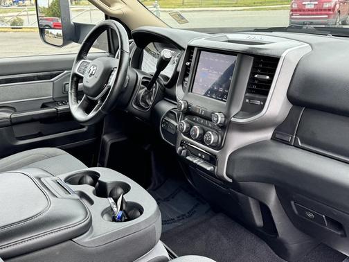 2019 RAM 3500 Big Horn Crew Cab 4x4 8' Box