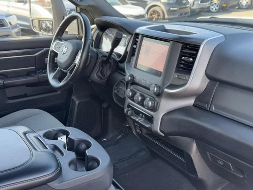 2024 RAM 3500 Big Horn Crew Cab 4x4 8' Box