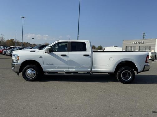 2024 RAM 3500 Big Horn Crew Cab 4x4 8' Box