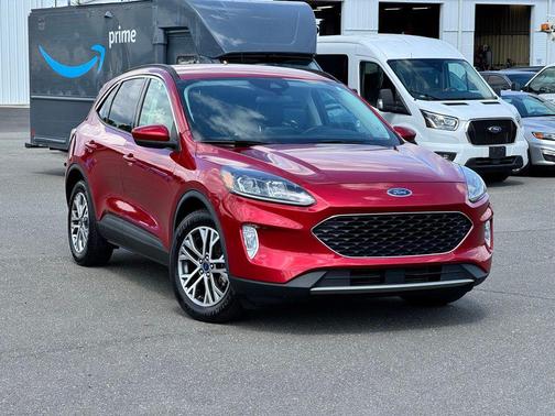 Rapid Red Metallic Tinted Clearcoat 2022 Ford Escape SEL
