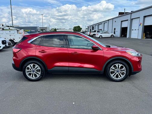 Rapid Red Metallic Tinted Clearcoat 2022 Ford Escape SEL