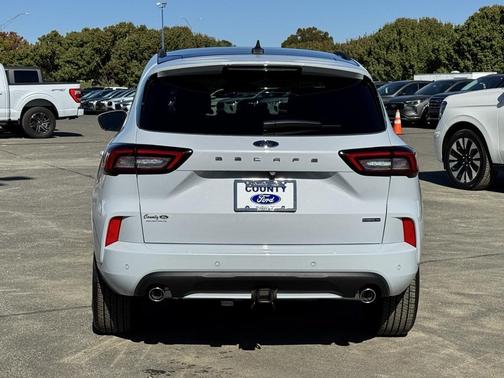 2026 Ford Escape ST-Line Elite