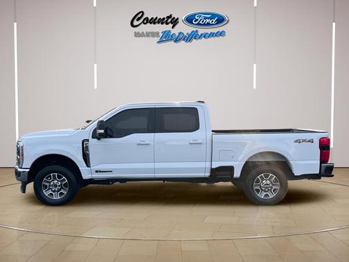 Oxford White 2024 Ford F-250 Lariat